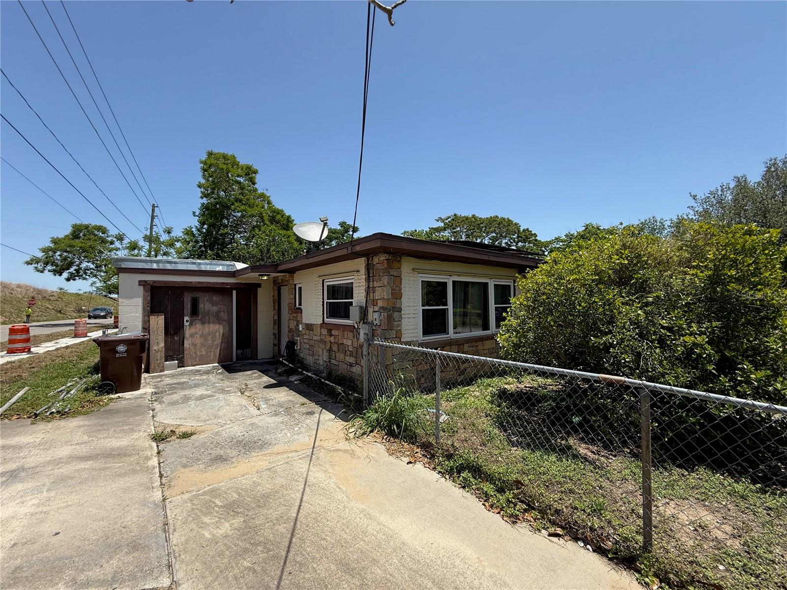 1208 LOWRY AVENUE