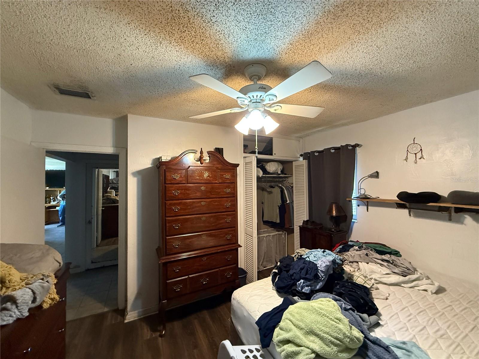 1208 LOWRY AVENUE