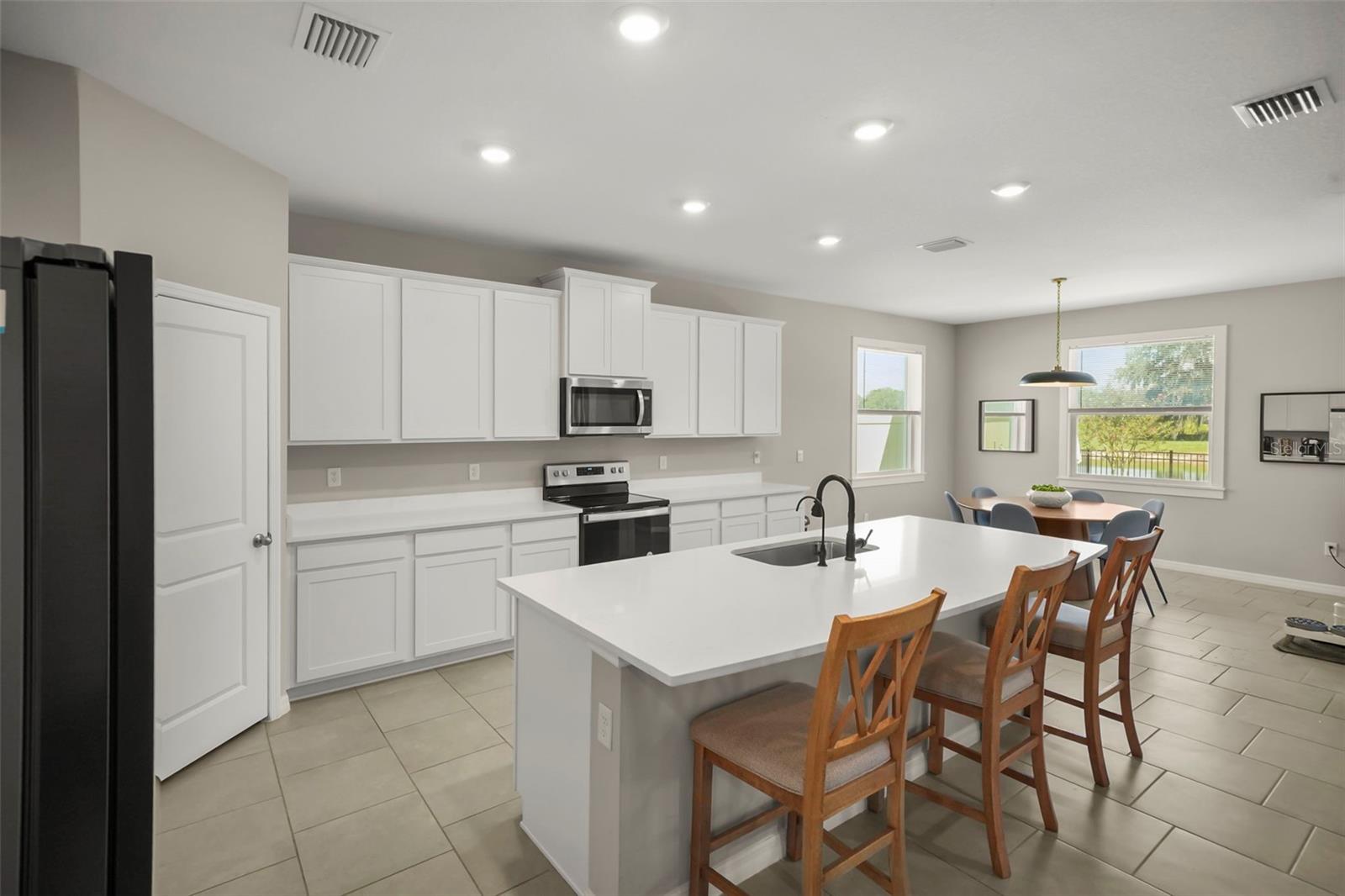 6016 WANDERING WILLOW DRIVE