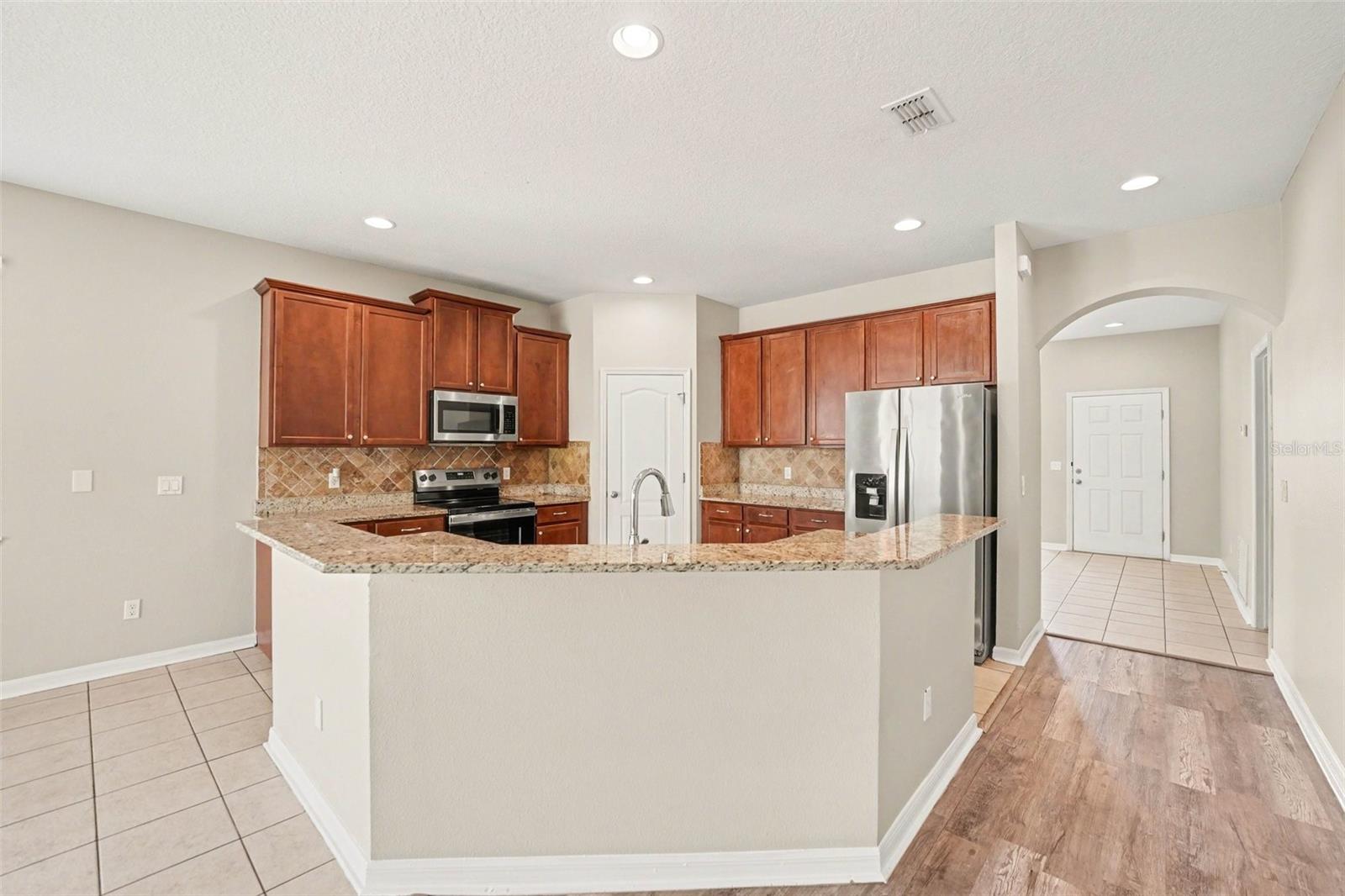 2727 EAGLE CLIFF DRIVE