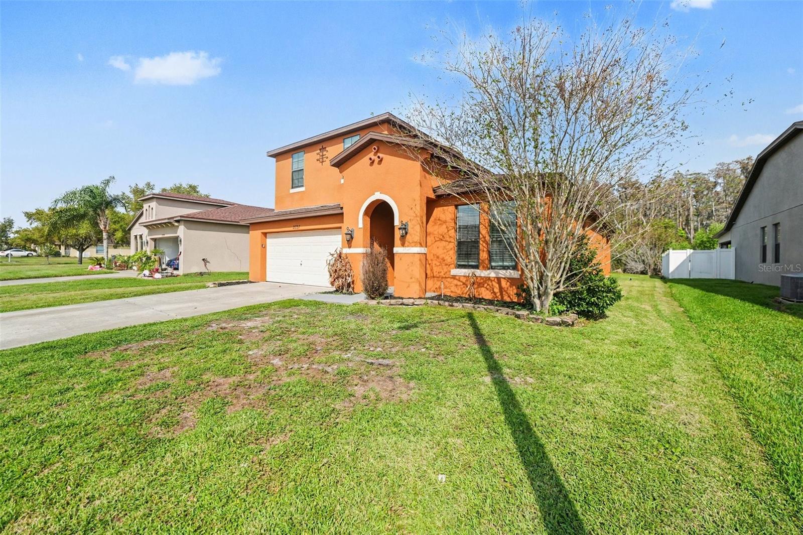 2727 EAGLE CLIFF DRIVE