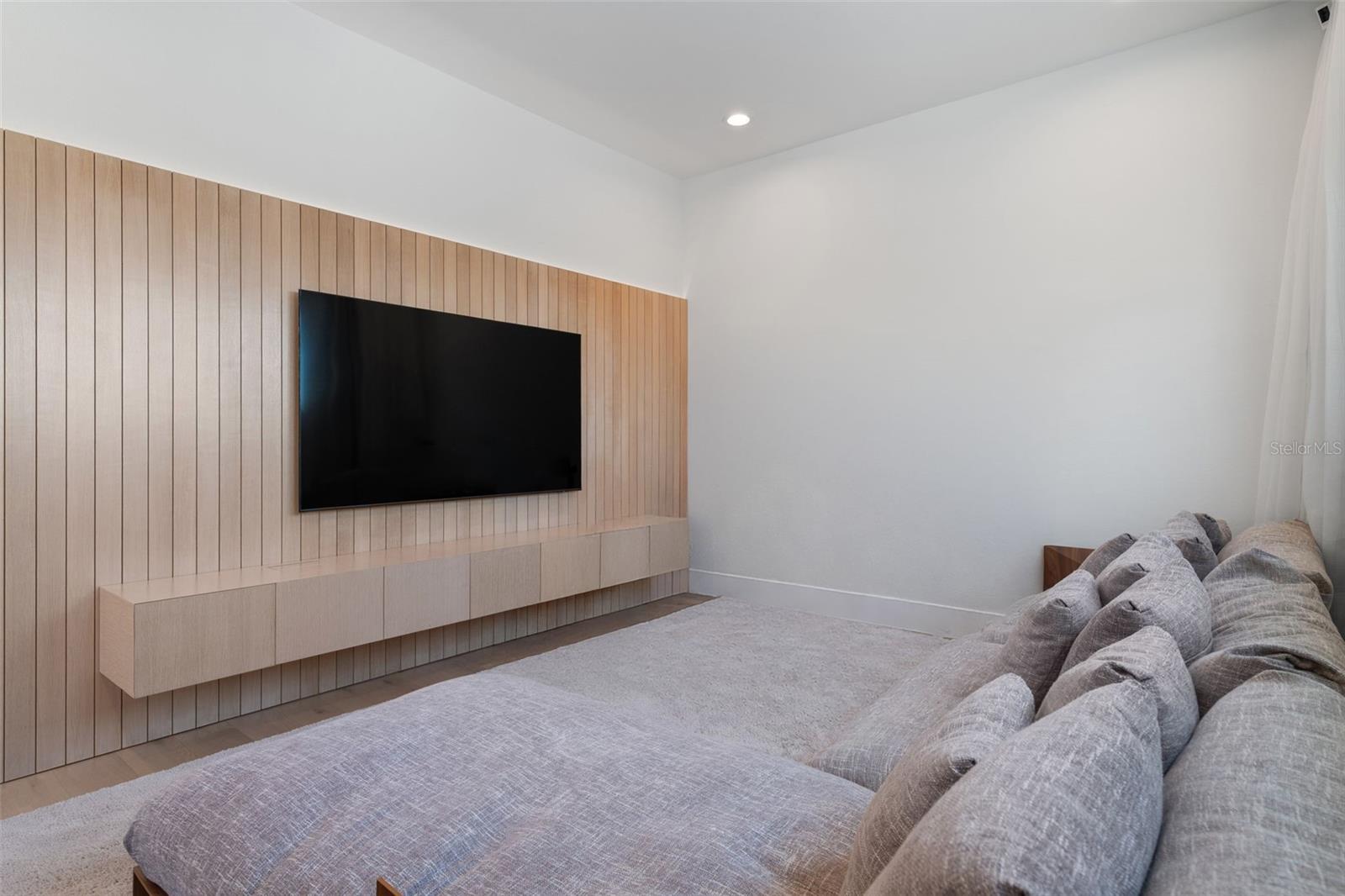 BELLA COLLINA SUB - Residential