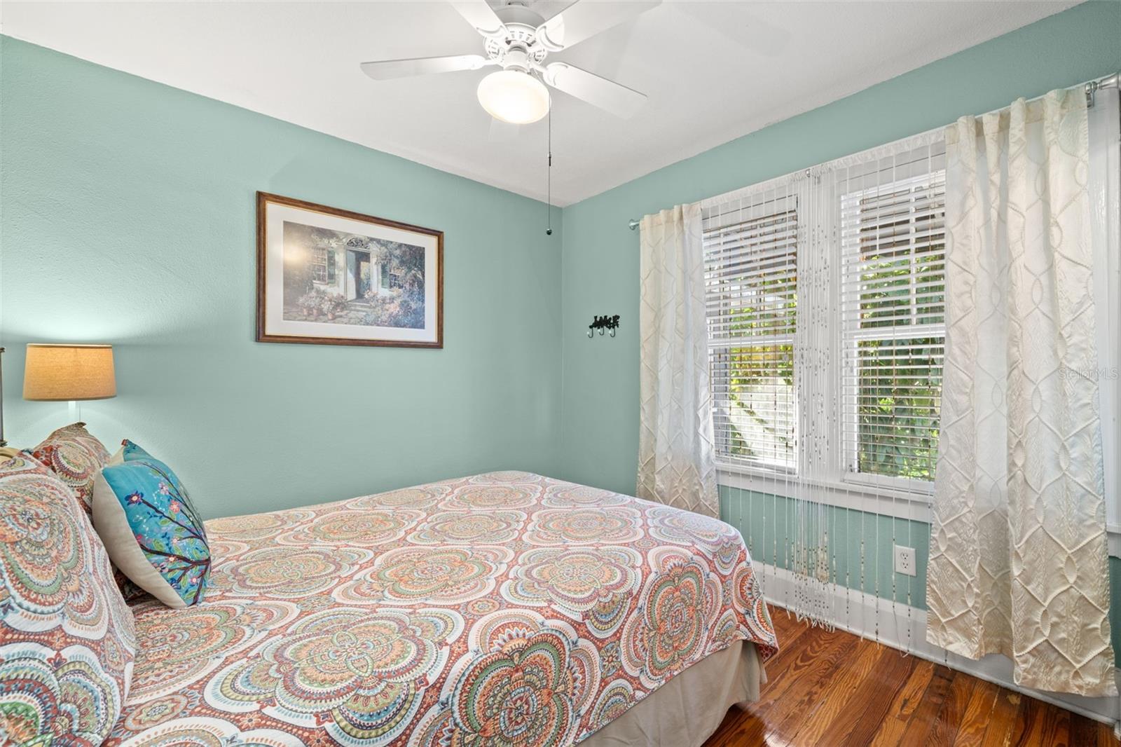 EVELYN CITY - Residential Income