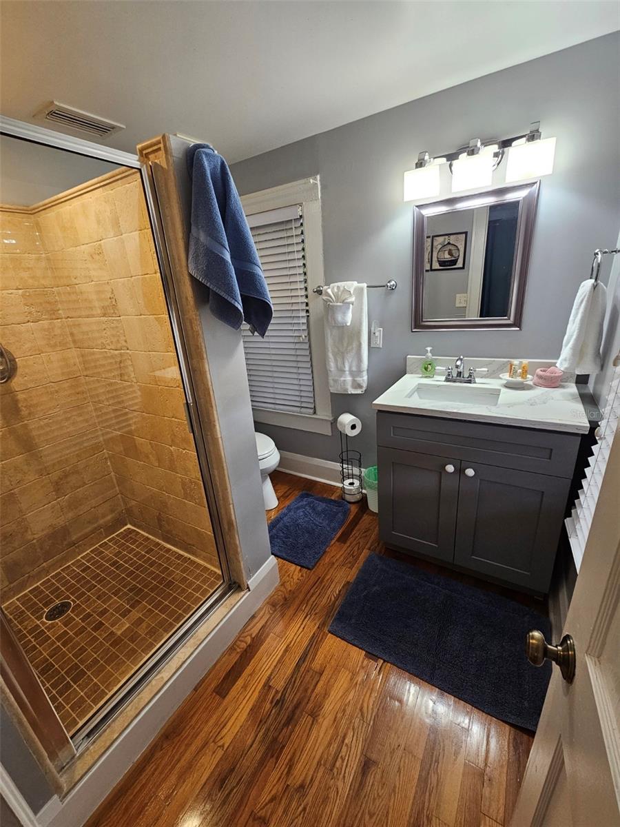 EVELYN CITY - Residential Income