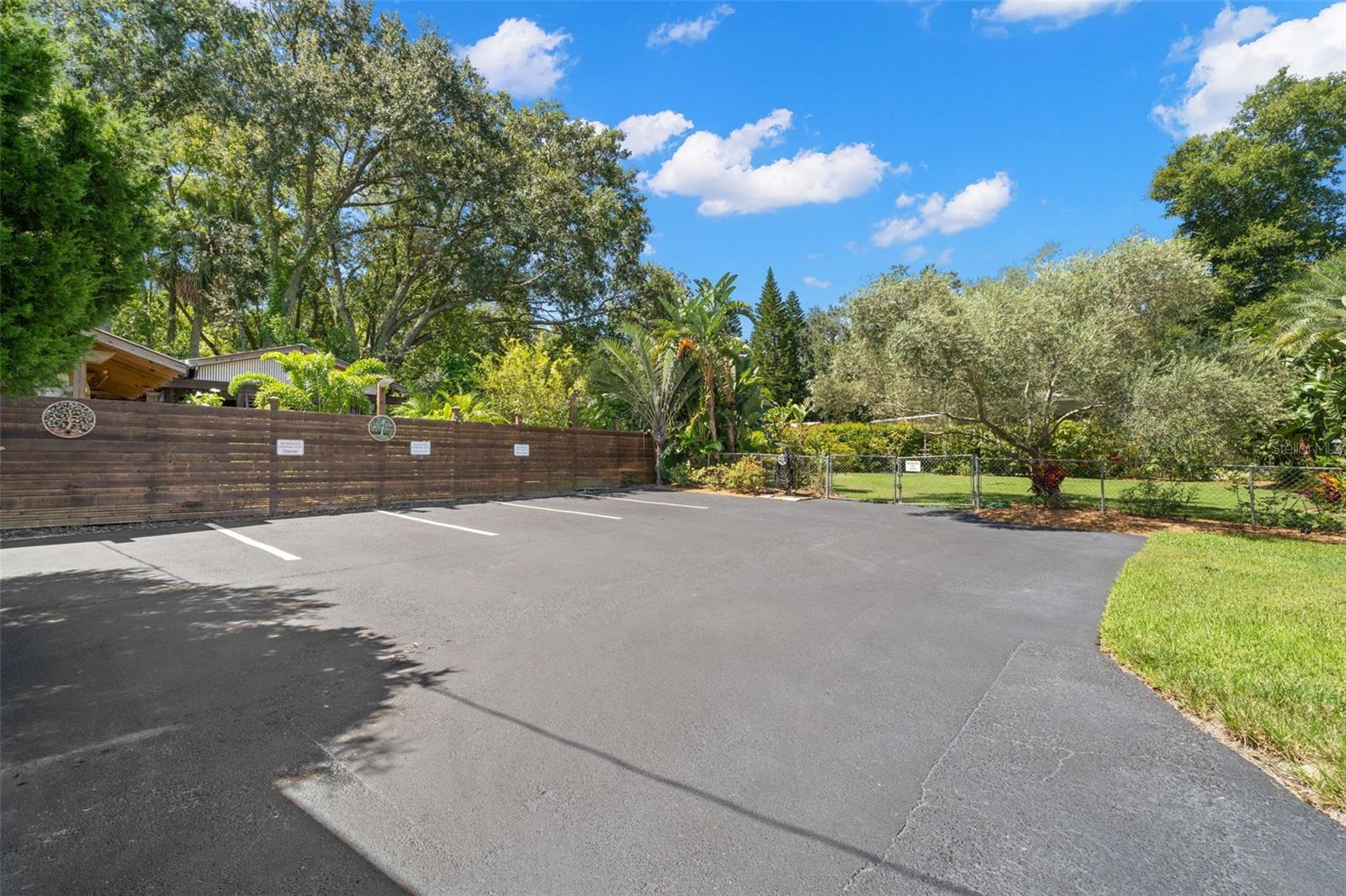 EVELYN CITY - Residential Income