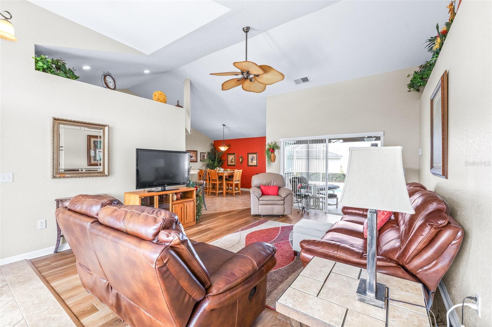 6920 STARMOUNT DRIVE