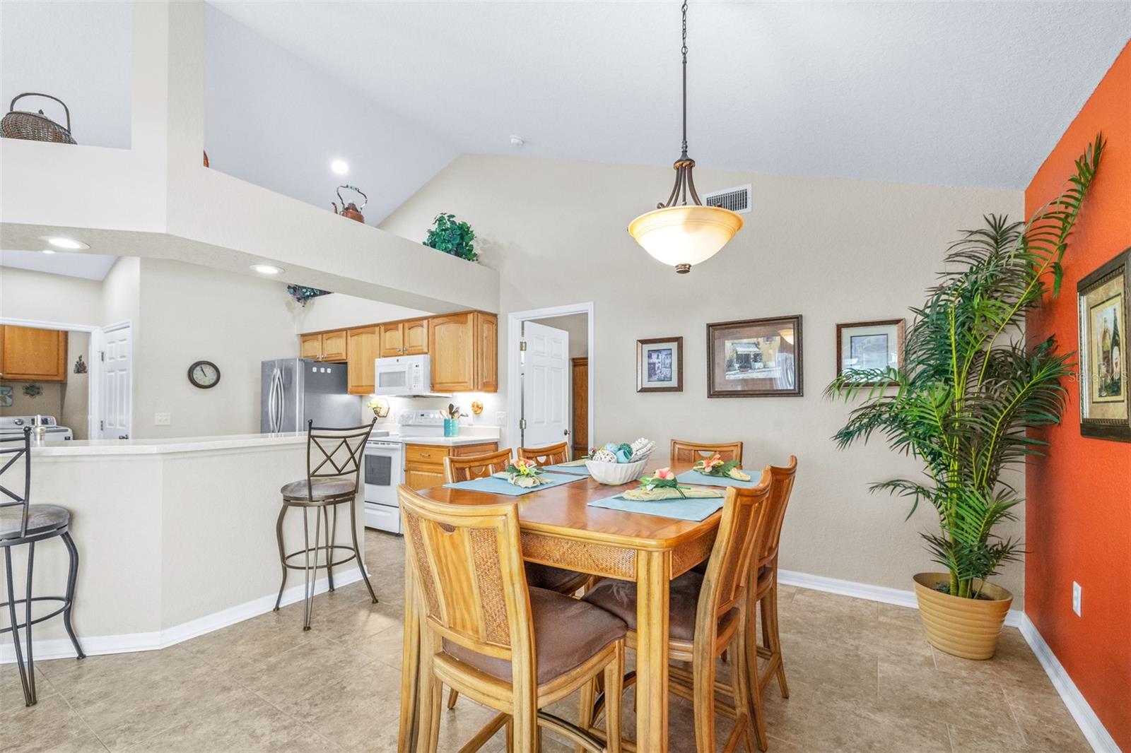 HUNTINGTON HILLS PH VI - Residential