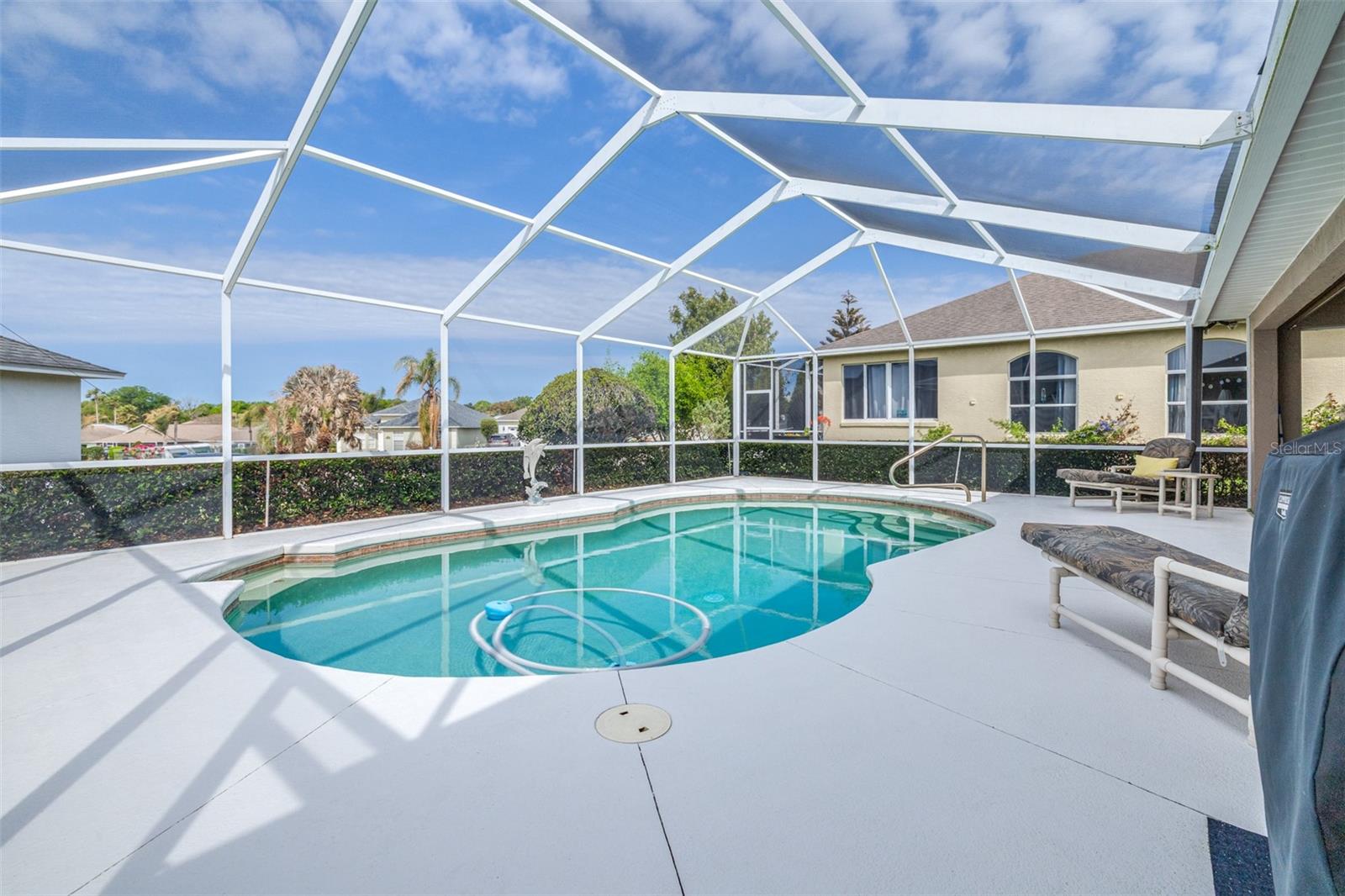 HUNTINGTON HILLS PH VI - Residential