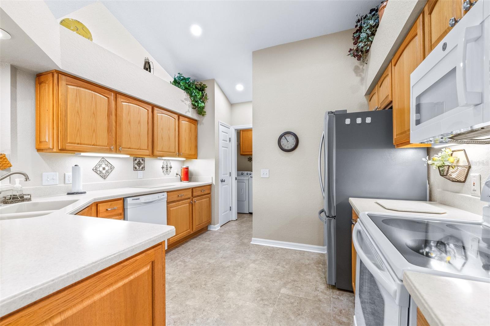 HUNTINGTON HILLS PH VI - Residential