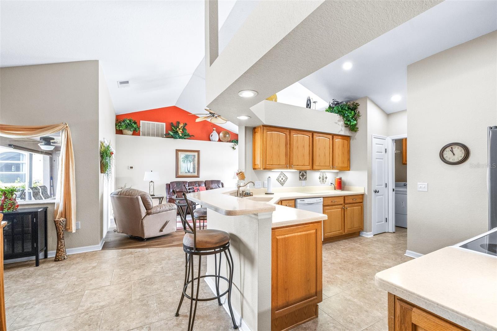 HUNTINGTON HILLS PH VI - Residential