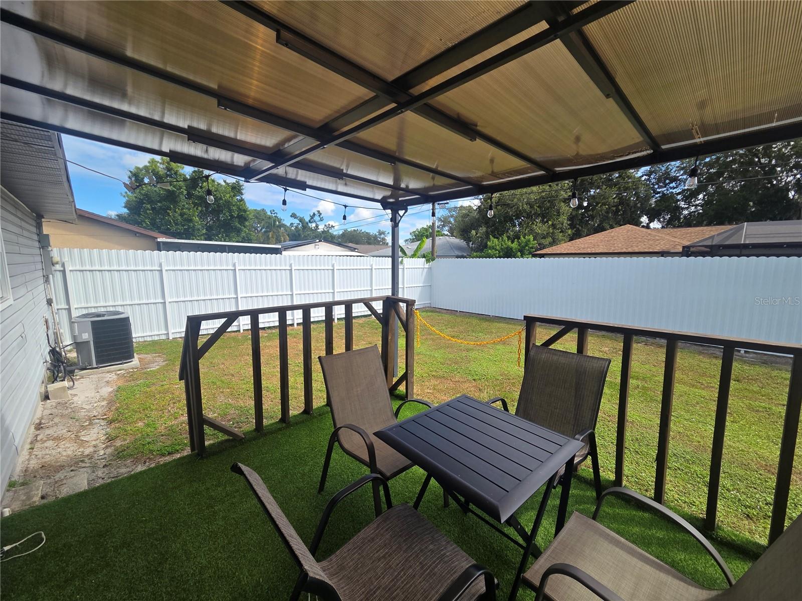 LAKE SARASOTA - Residential