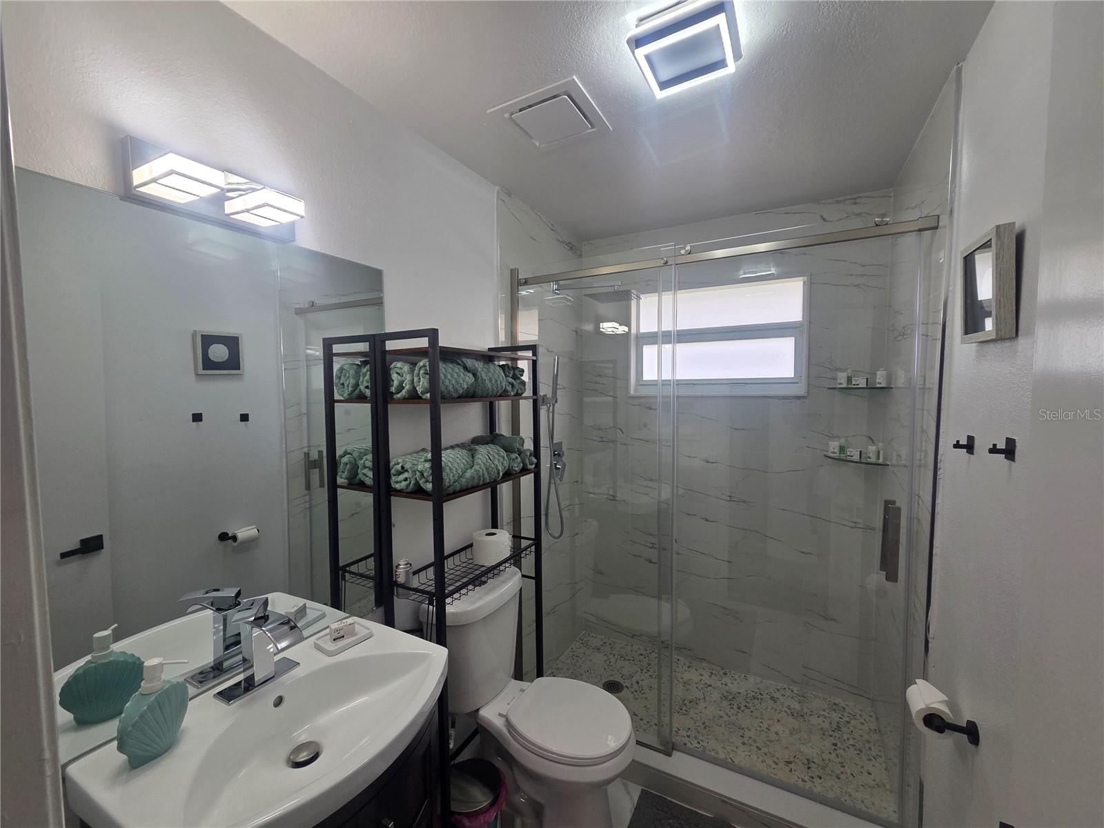 LAKE SARASOTA - Residential