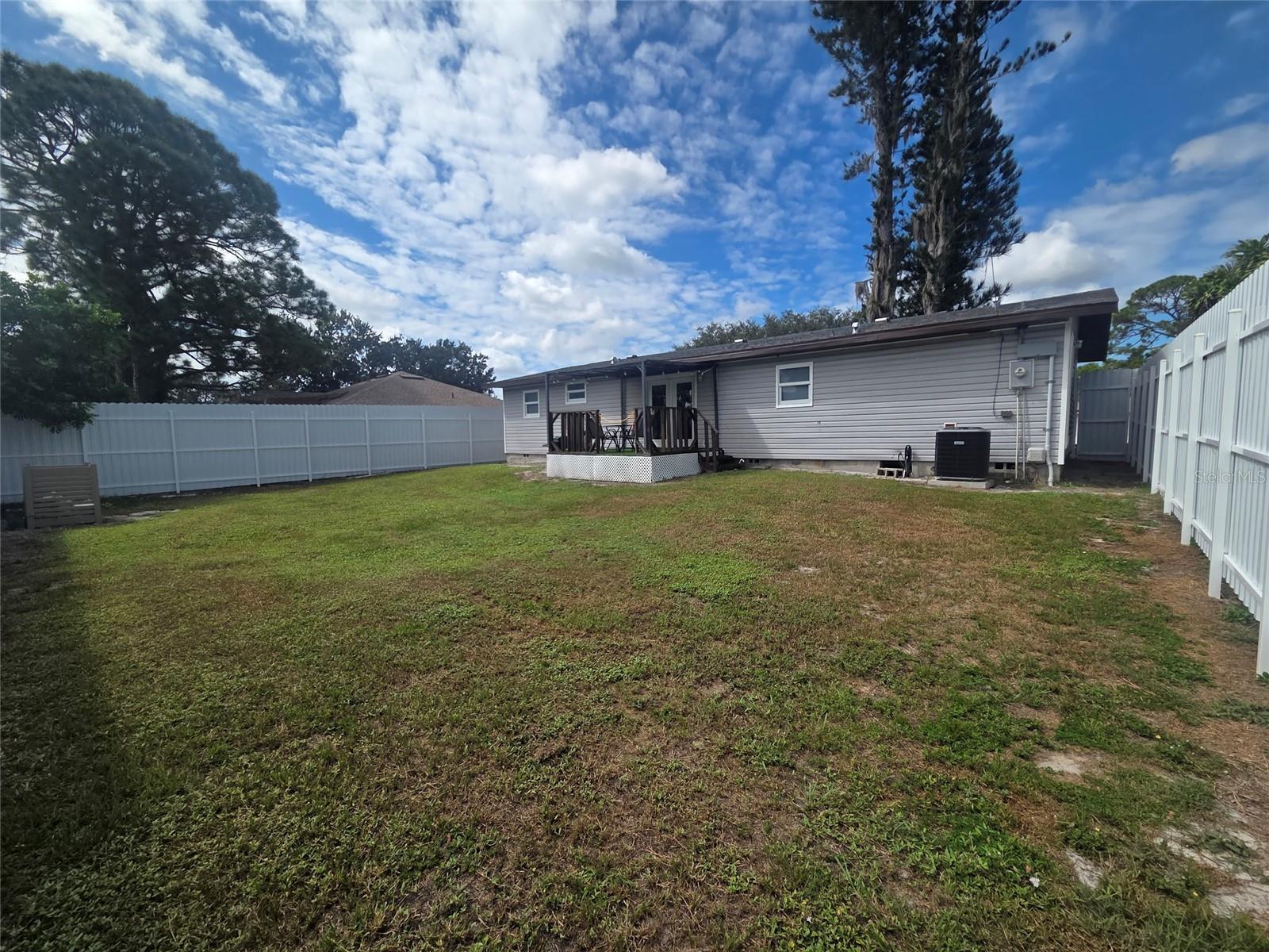 LAKE SARASOTA - Residential