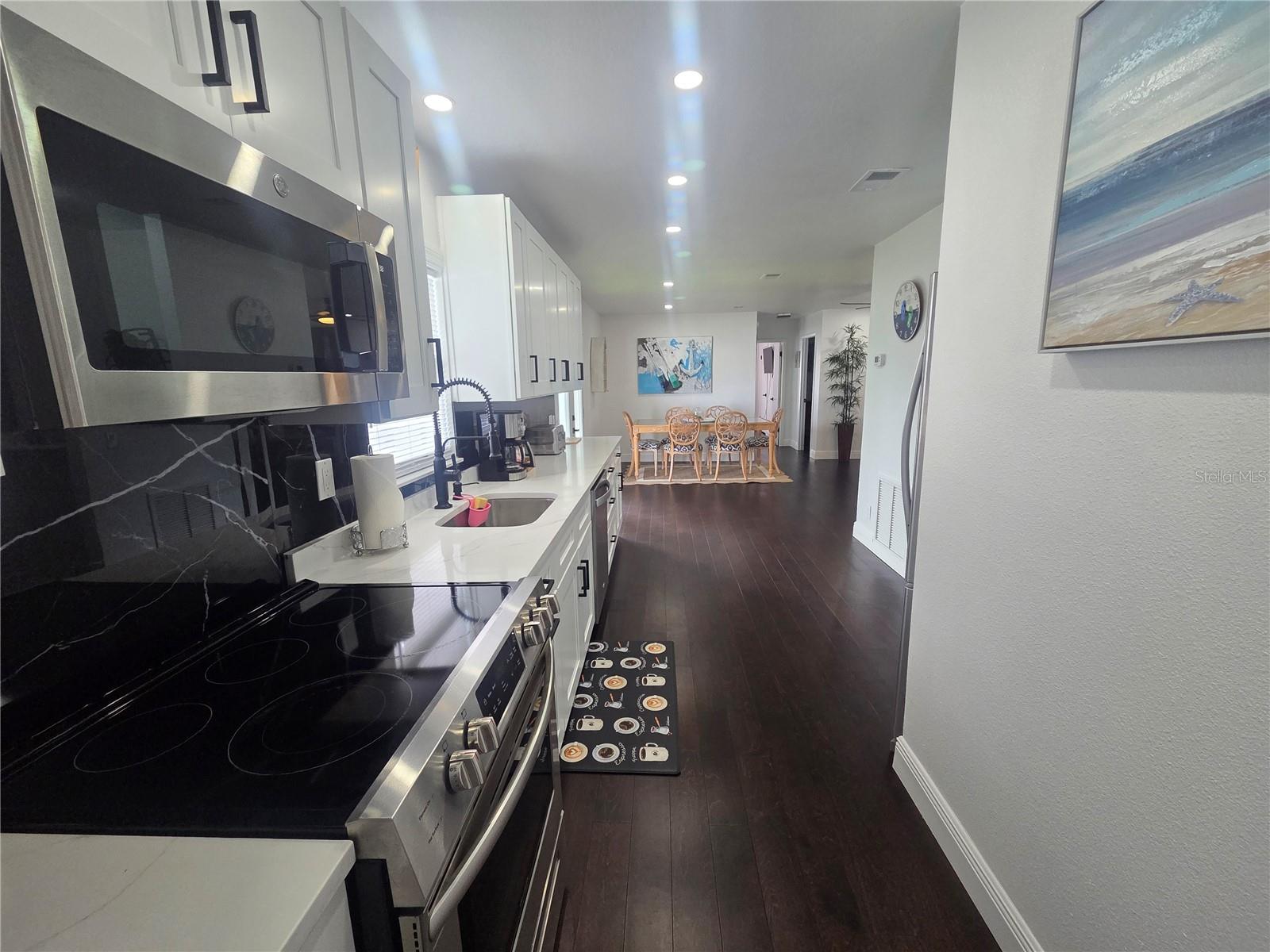 LAKE SARASOTA - Residential