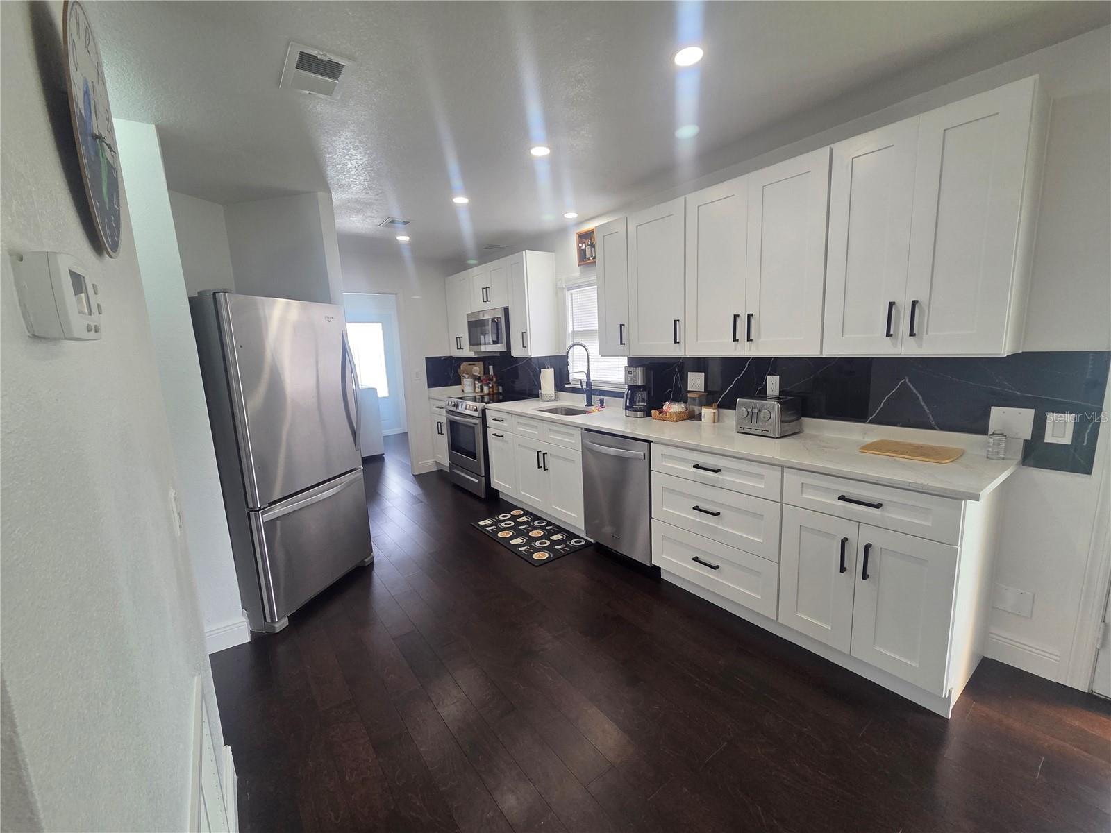 LAKE SARASOTA - Residential