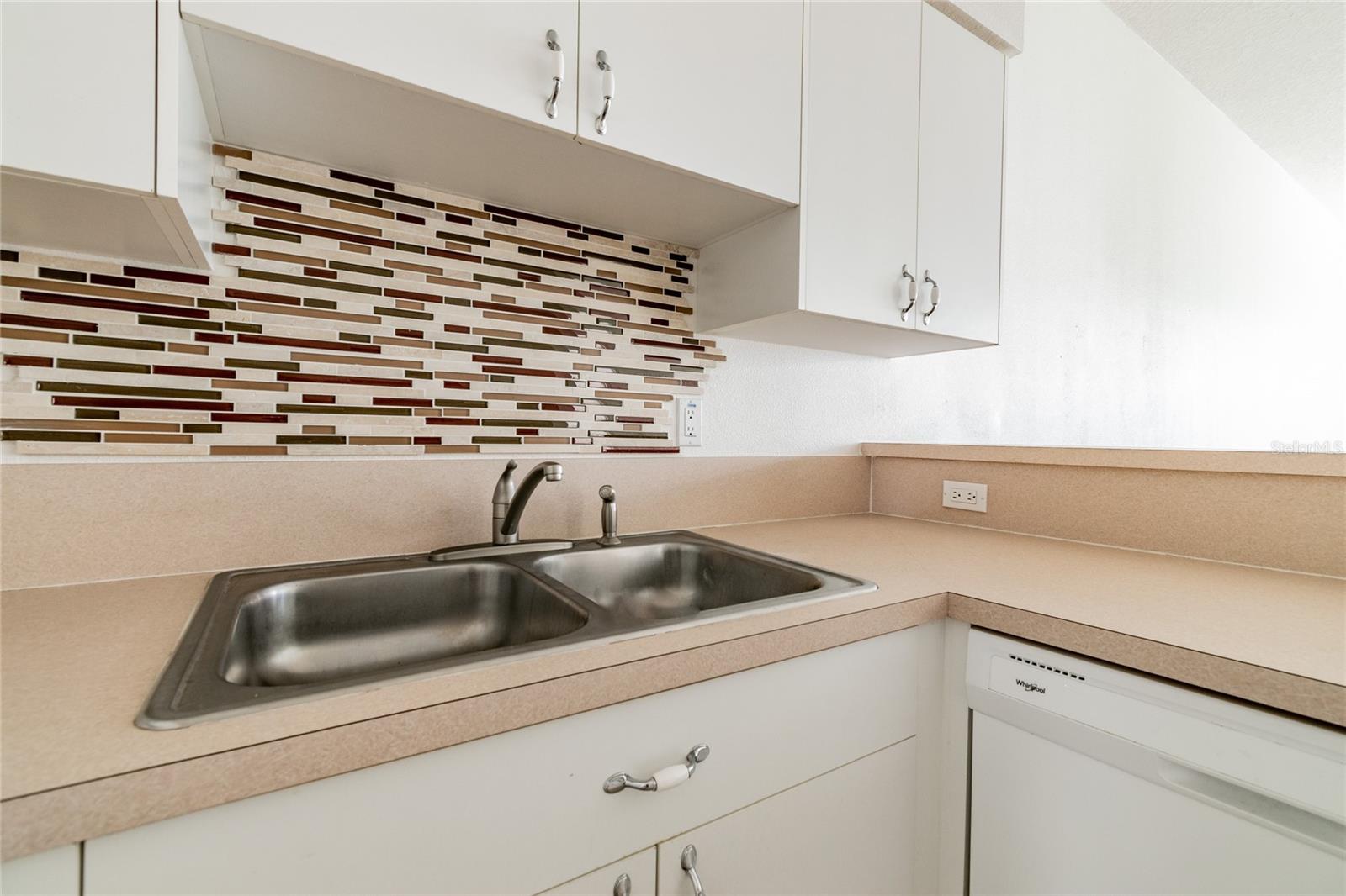 SUMMERTREE PRCL 04 - Residential Lease