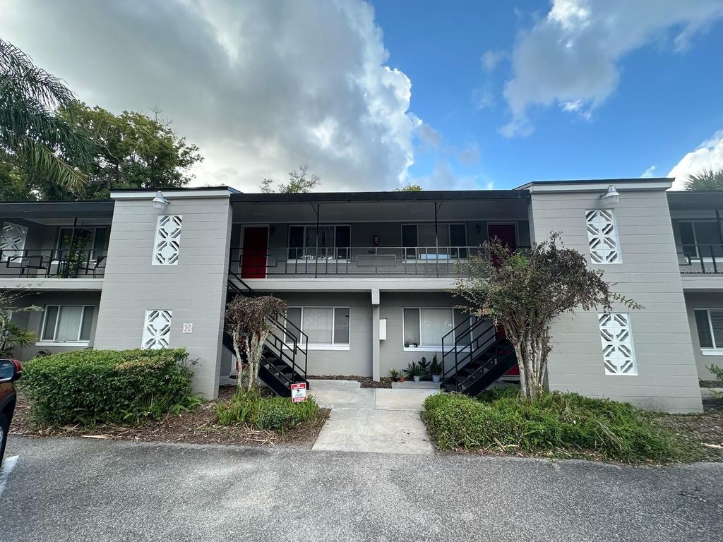 Photo of 3200 Fairway Lane #2, Orlando, FL 32804 (MLS # O6403876)