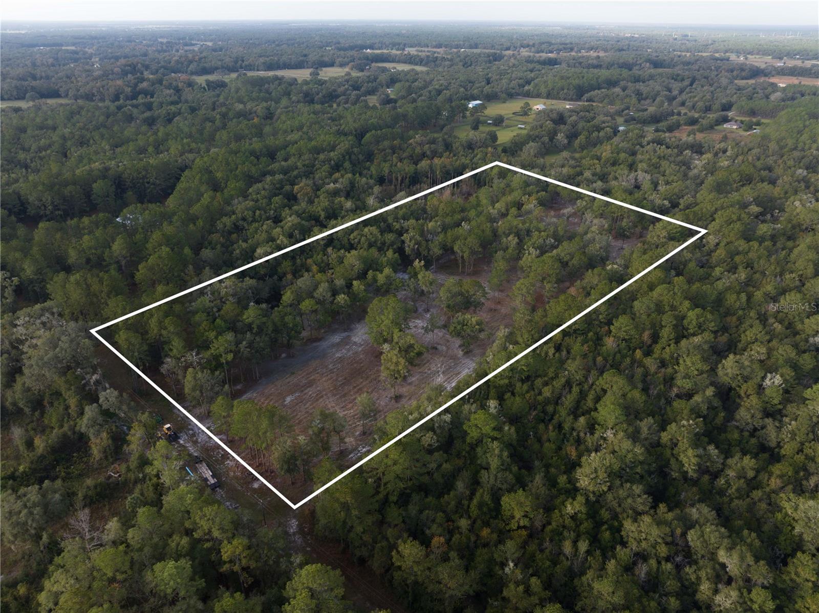 HAMPTON FARMS 17 - Land