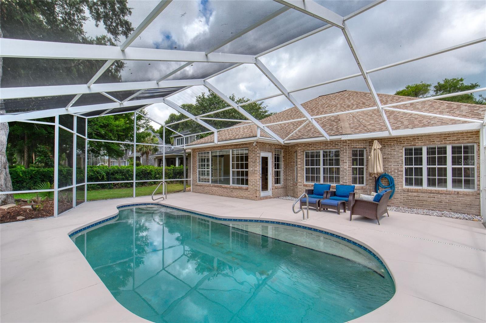 5 WATERCLIFF LANE