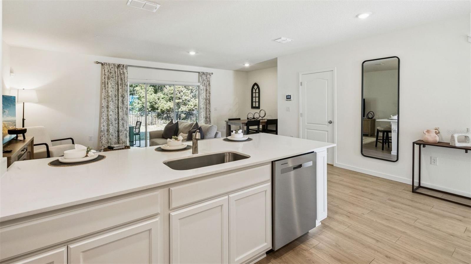 OAK POINTE - Residential