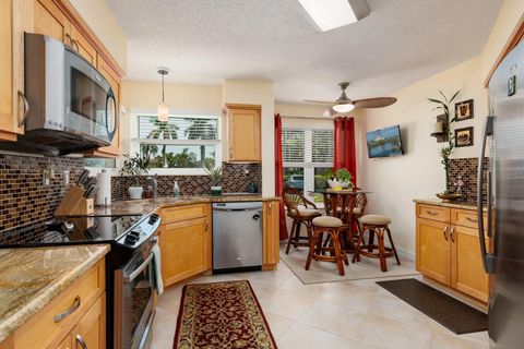 Condominium in ST PETERSBURG FL 6011 BAHIA DEL MAR BOULEVARD 12.jpg