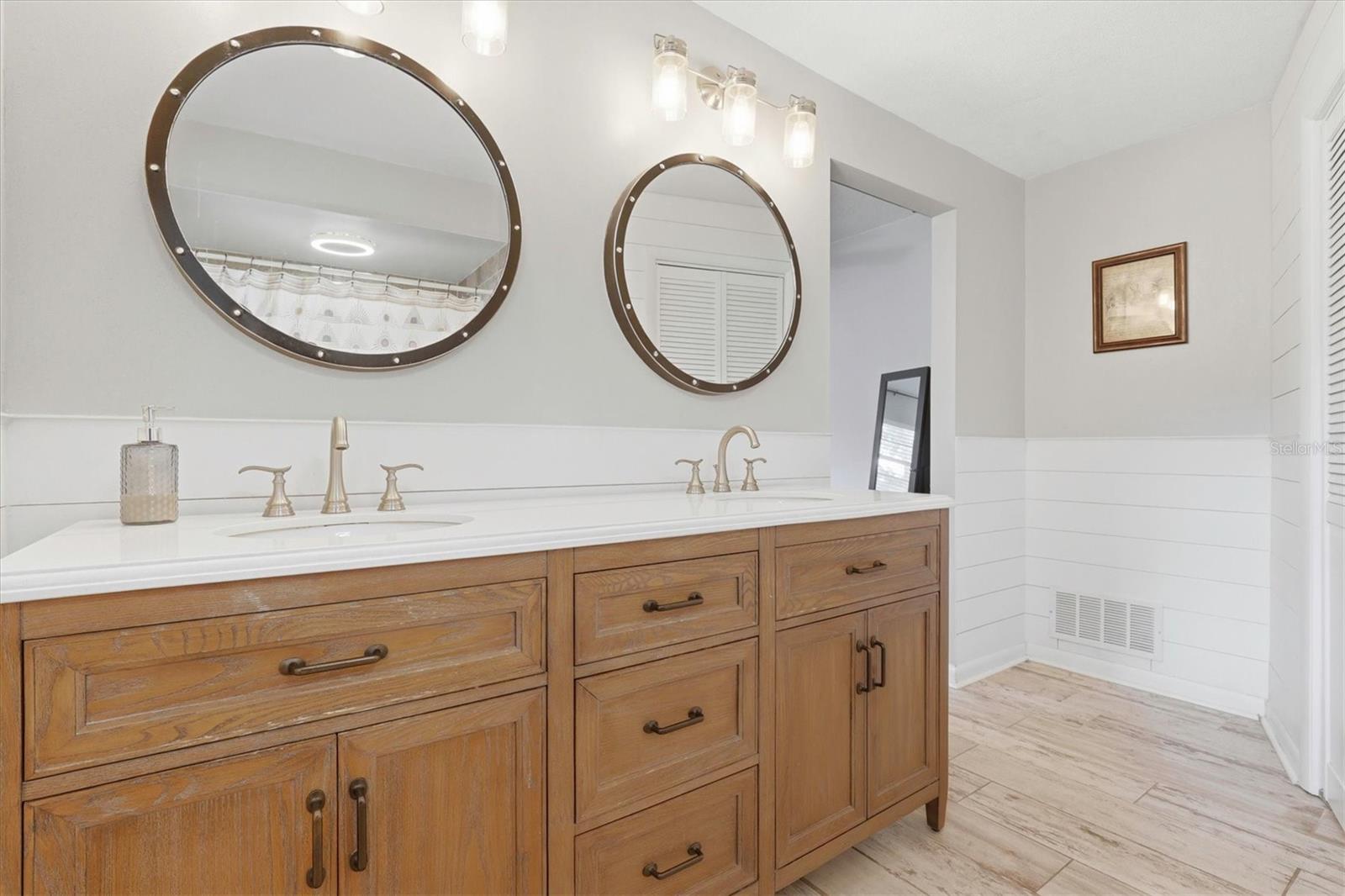 LOCH HAVEN - Residential