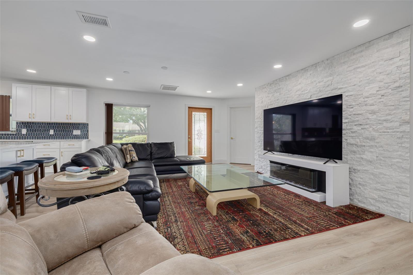 SPANISH PINES 3RD ADD - Residential