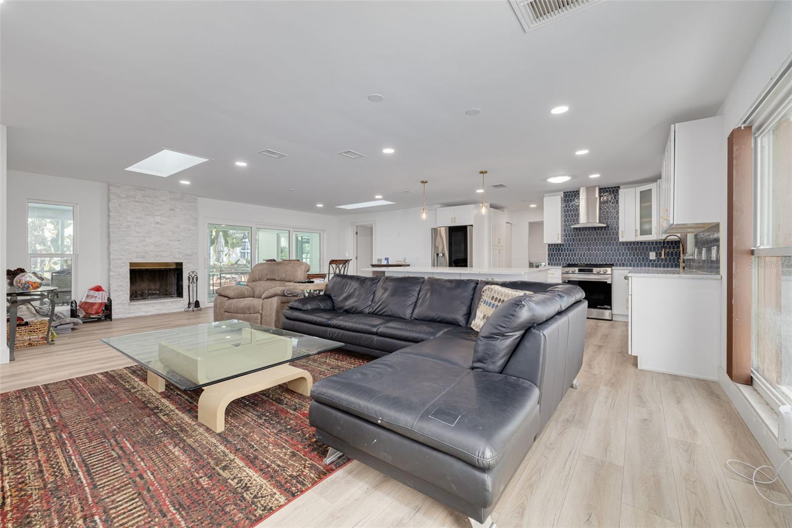 SPANISH PINES 3RD ADD - Residential