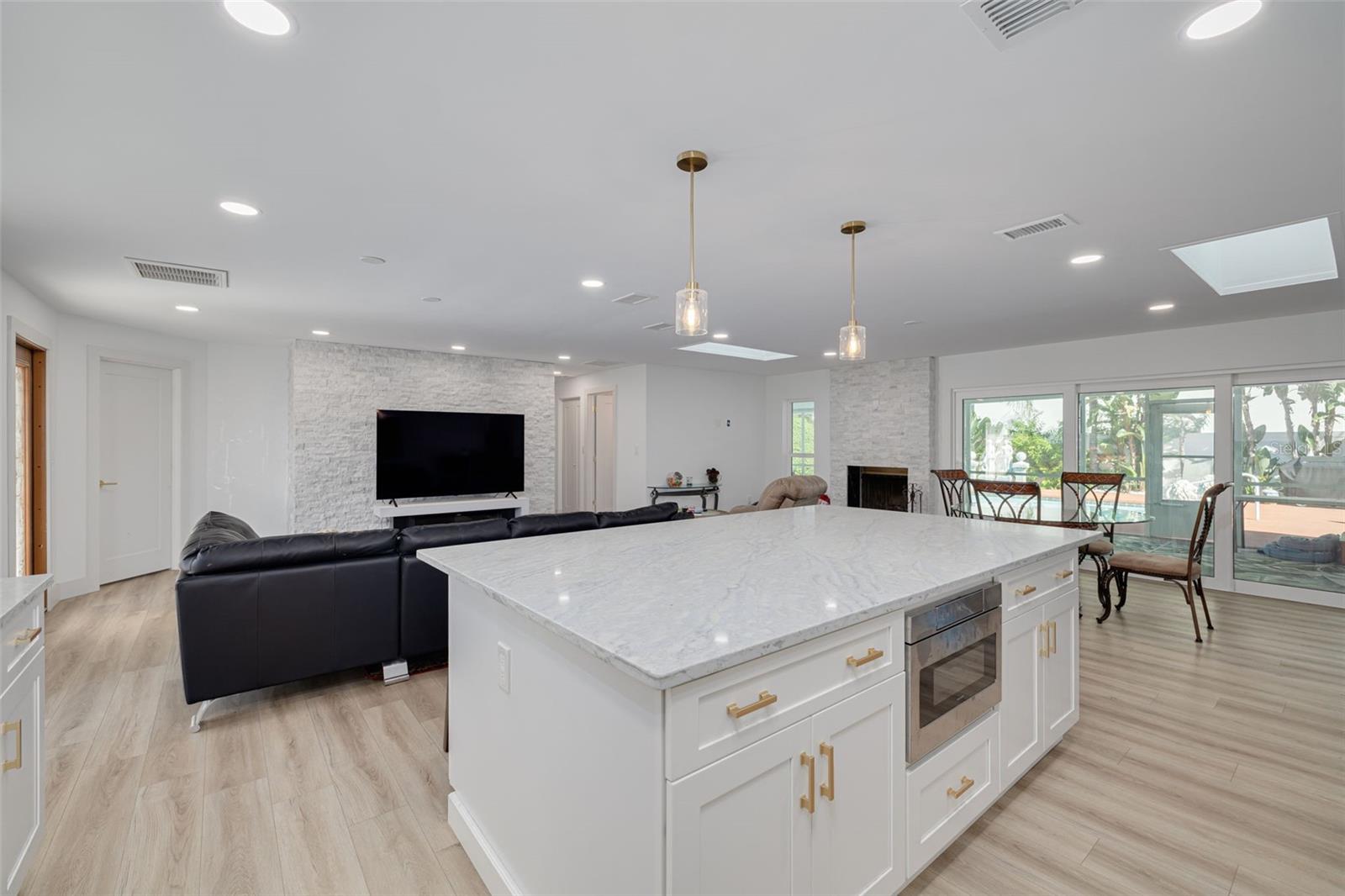SPANISH PINES 3RD ADD - Residential