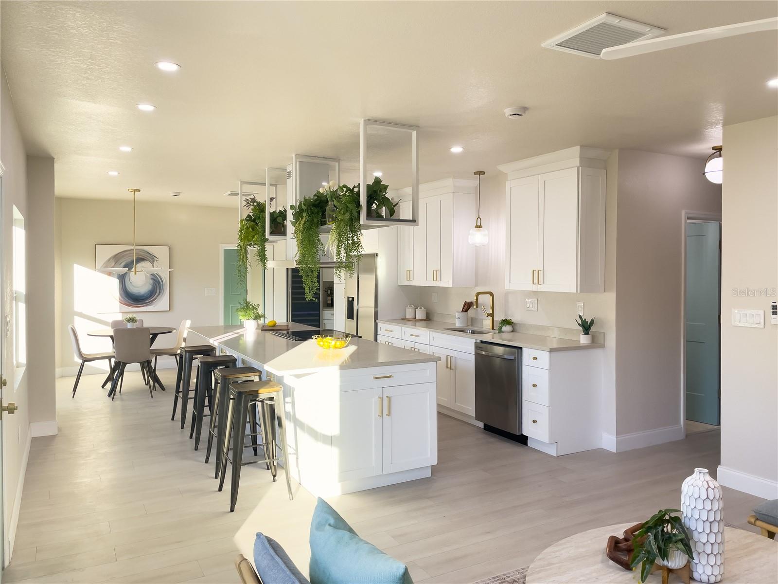 GOLDEN ESTATES - Residential