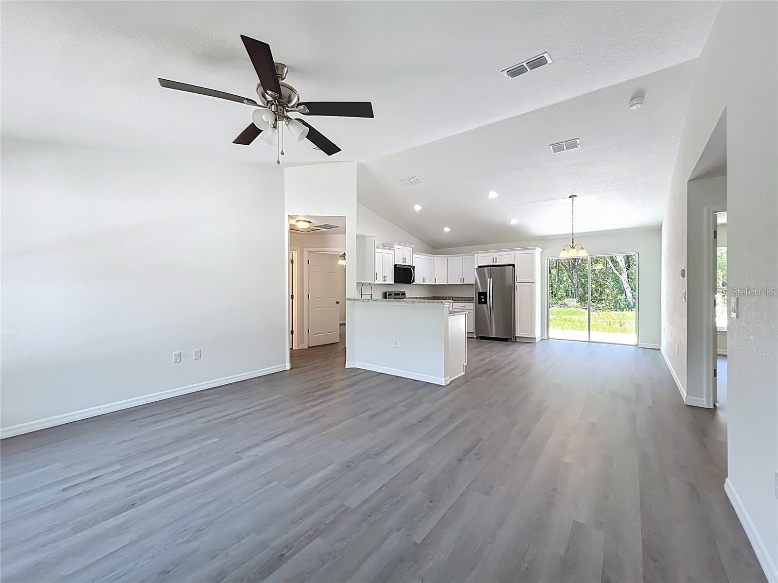RAINBOW LAKES ESTATE - Residential