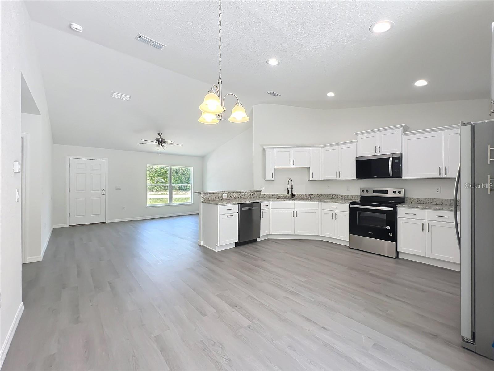 RAINBOW LAKES ESTATE - Residential