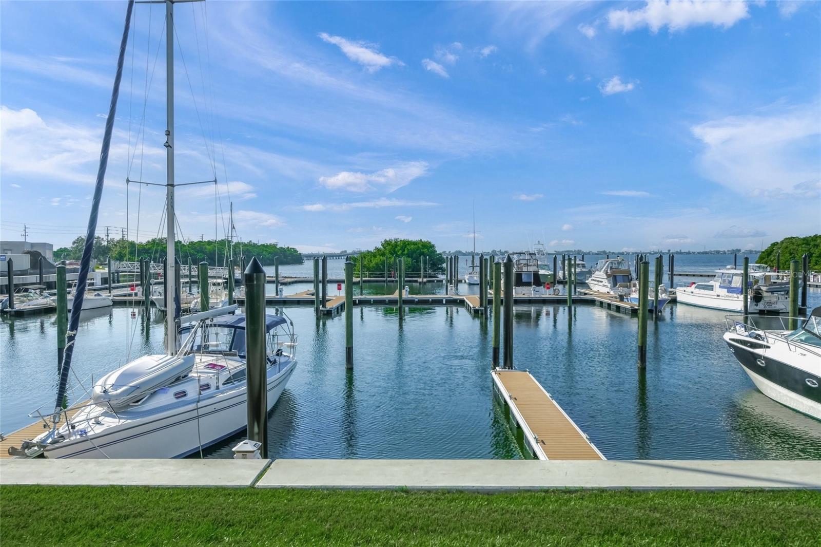 MANGROVE WALK II ON HARBOUR ISLE PH 11&1 - Residential