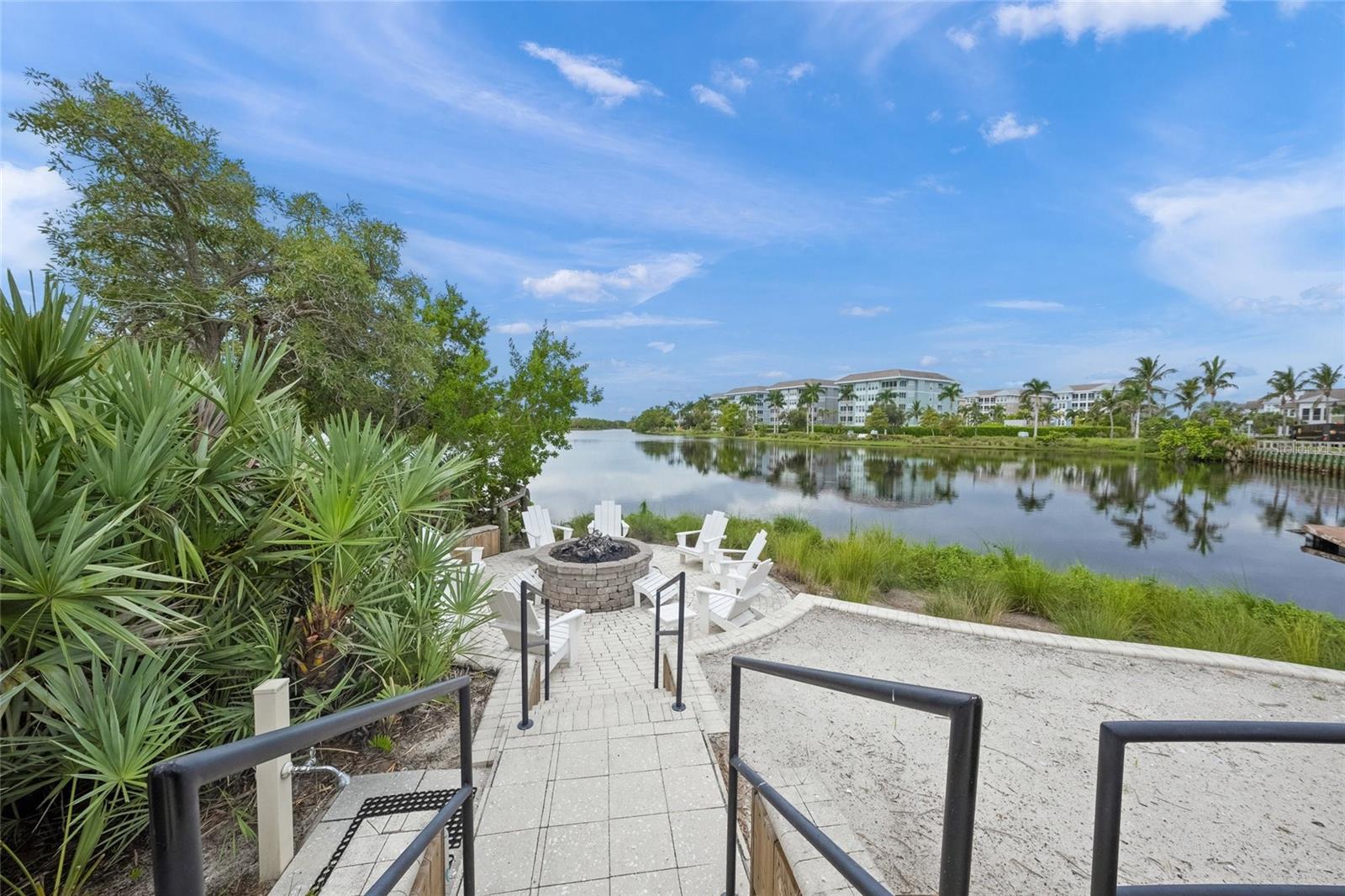 MANGROVE WALK II ON HARBOUR ISLE PH 11&1 - Residential