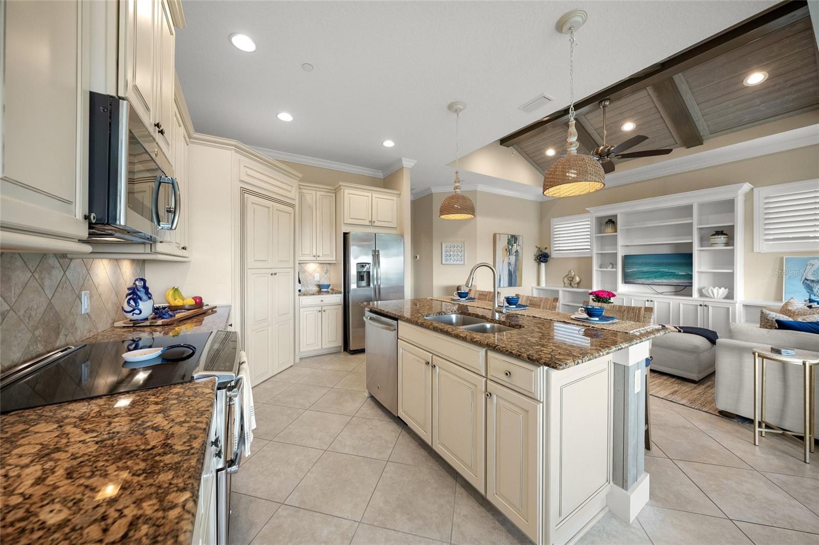 MANGROVE WALK II ON HARBOUR ISLE PH 11&1 - Residential