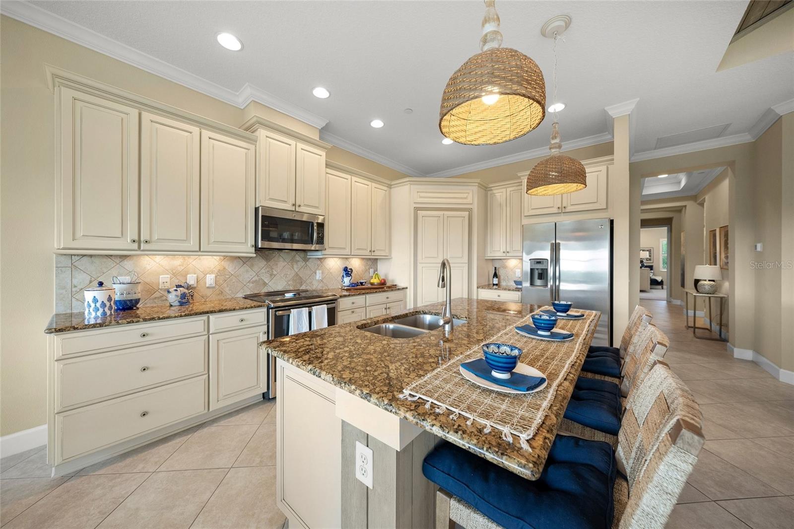 MANGROVE WALK II ON HARBOUR ISLE PH 11&1 - Residential