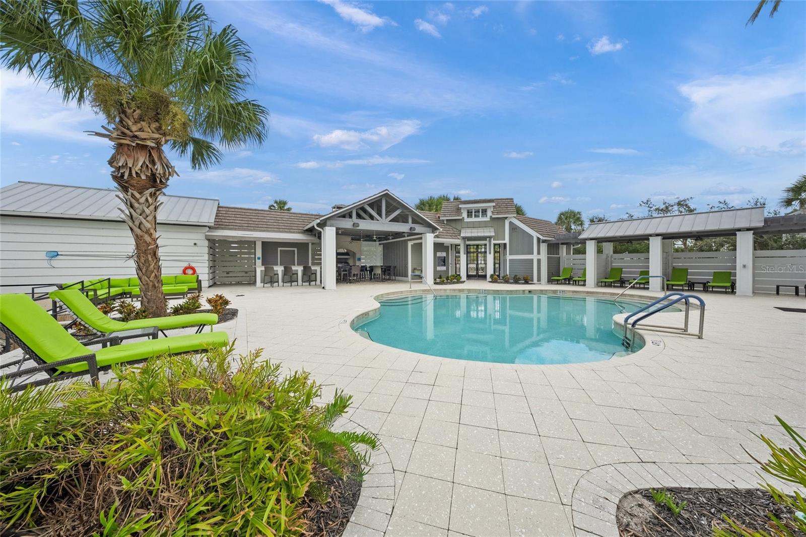 MANGROVE WALK II ON HARBOUR ISLE PH 11&1 - Residential