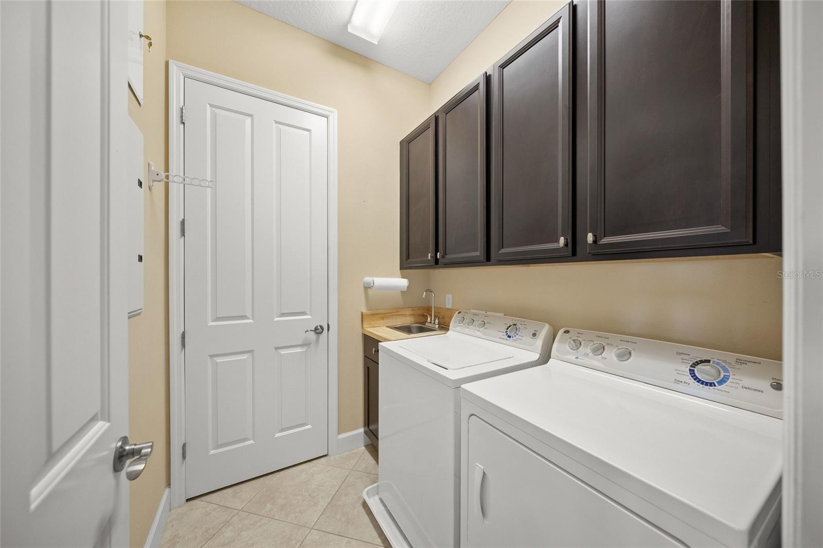 MANGROVE WALK II ON HARBOUR ISLE PH 11&1 - Residential