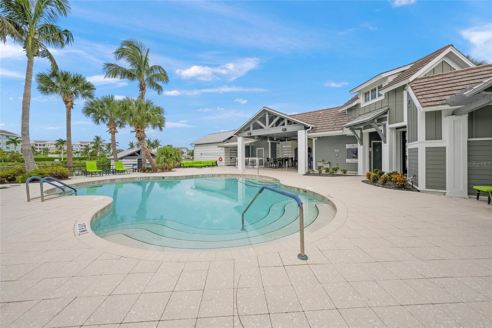 MANGROVE WALK II ON HARBOUR ISLE PH 11&1 - Residential