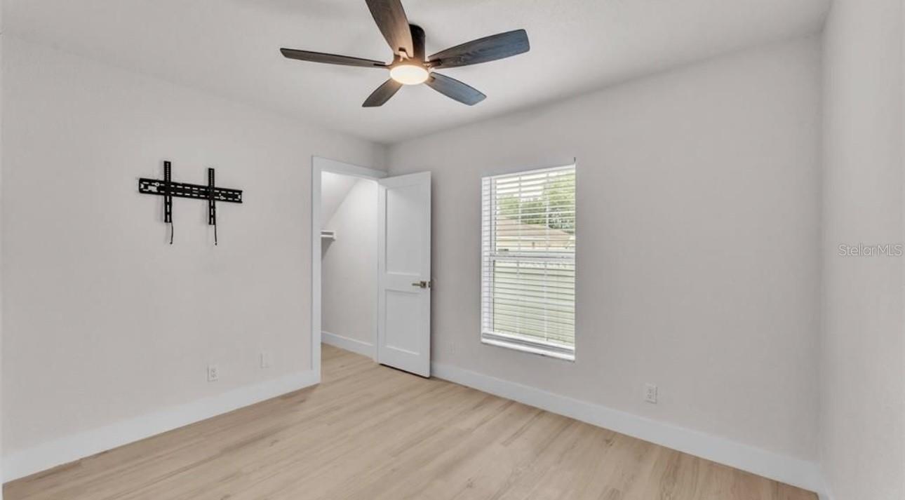 OLD GROVE - Residential Lease