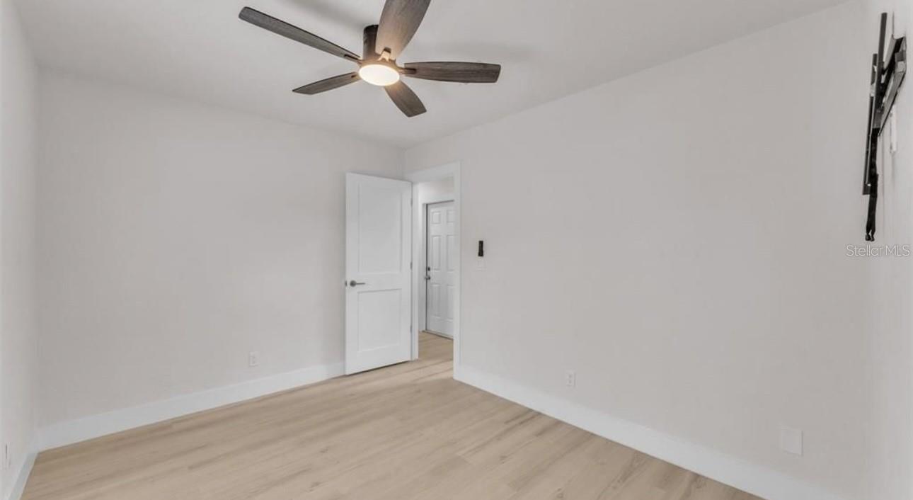 OLD GROVE - Residential Lease