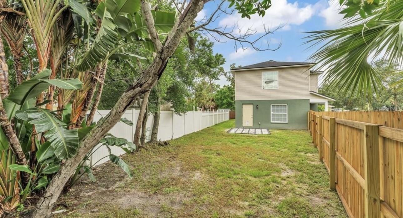 OLD GROVE - Residential Lease