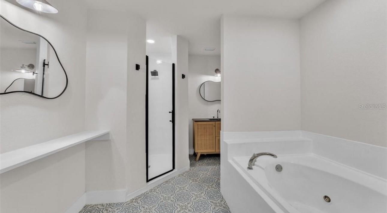 OLD GROVE - Residential Lease