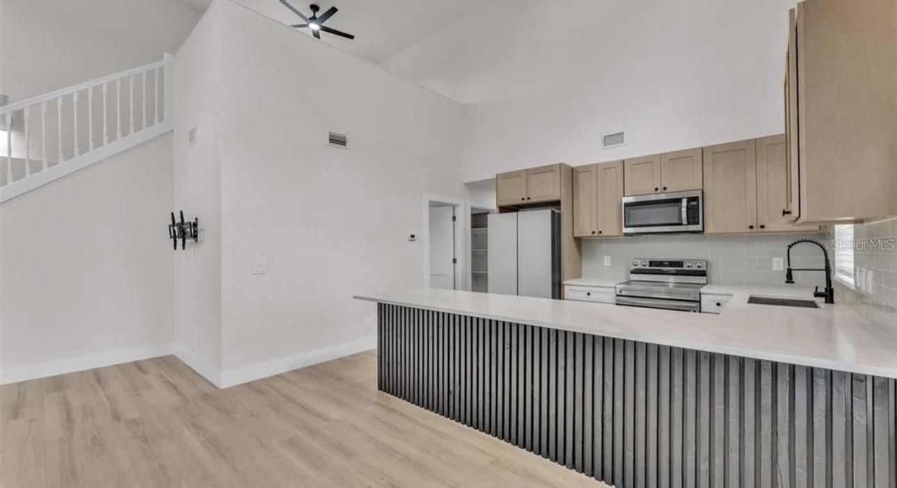 OLD GROVE - Residential Lease