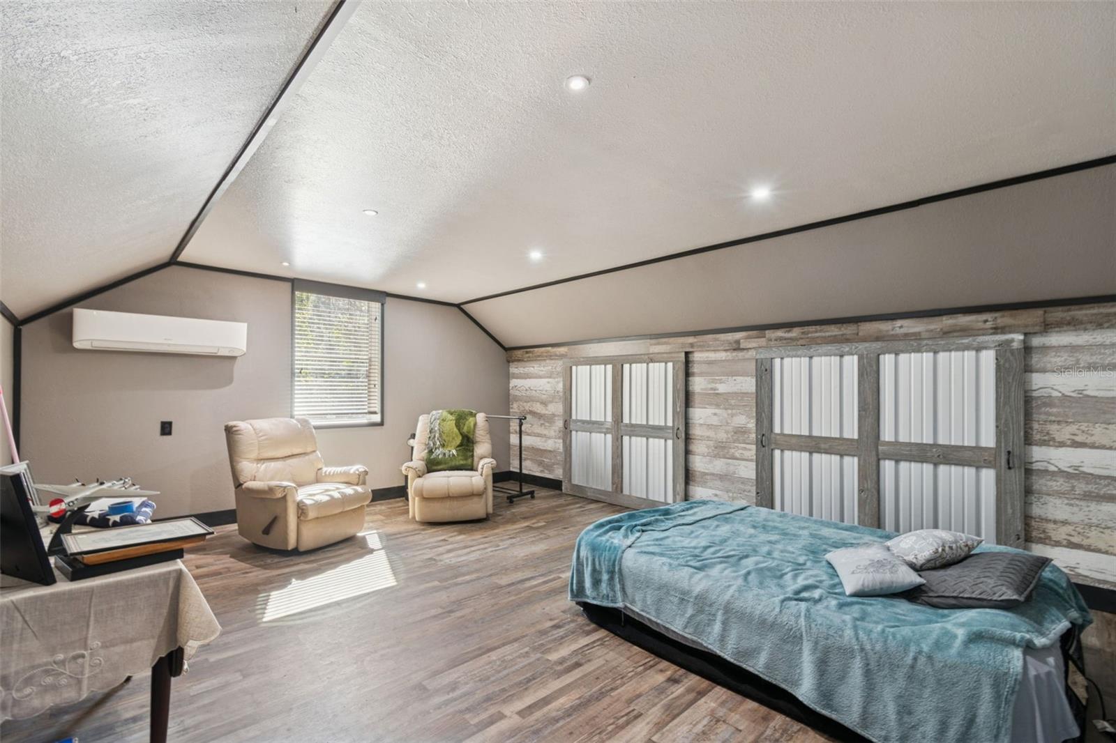 GROVE LAKE ESTATES - Residential