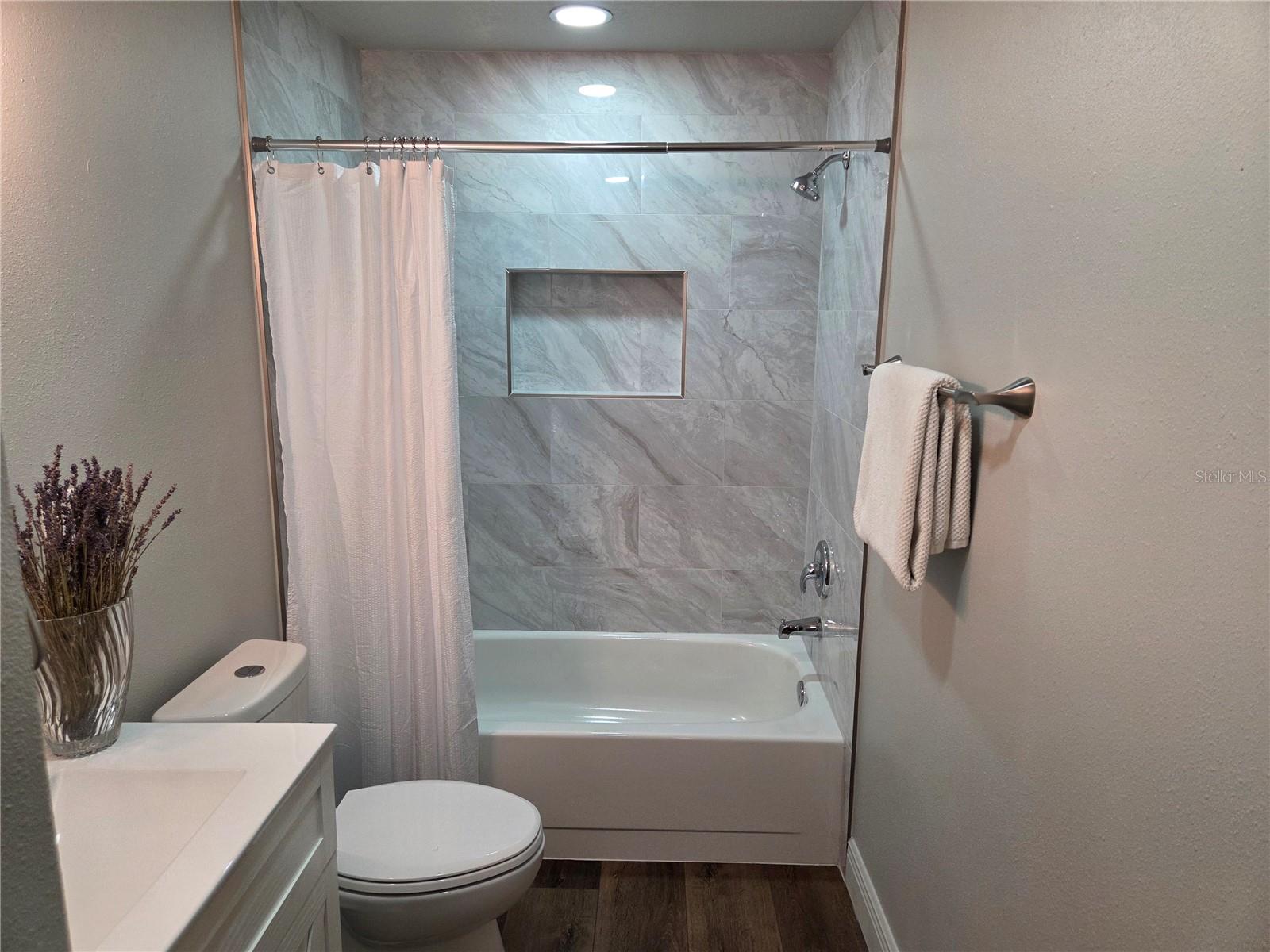 SHOREVIEW - Residential