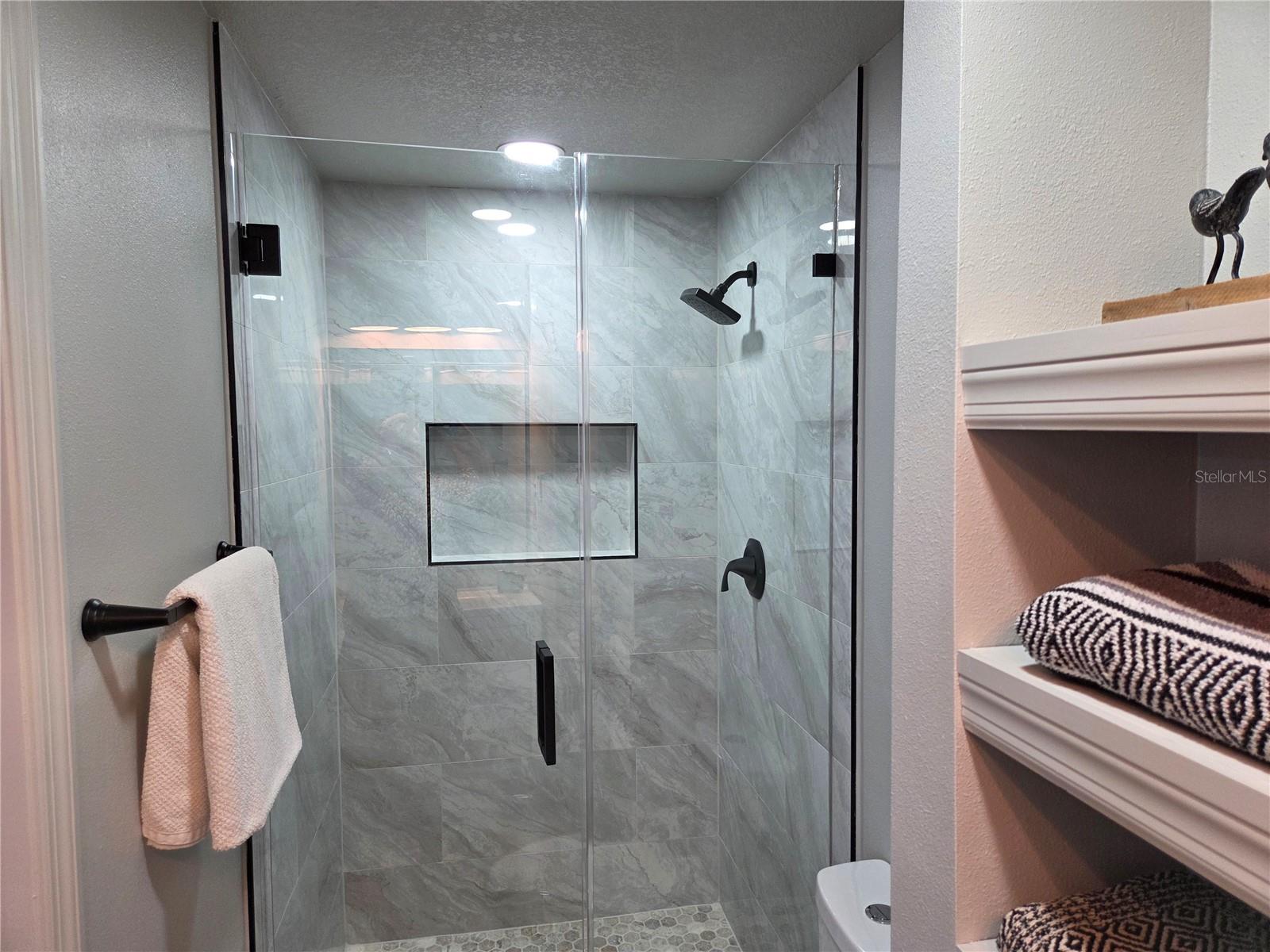 SHOREVIEW - Residential