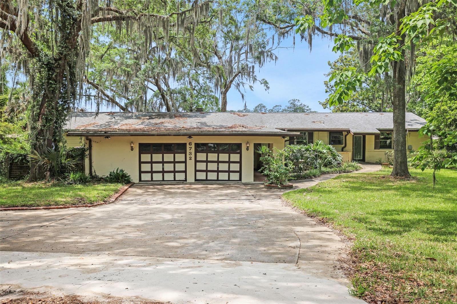 6732 OAKWOOD DRIVE