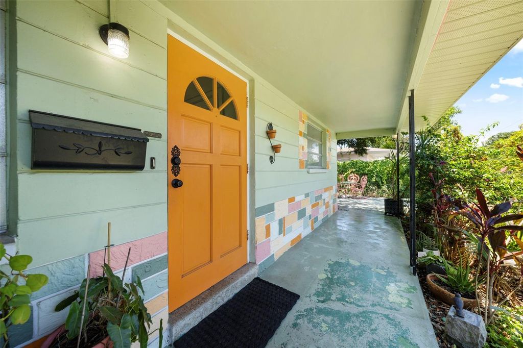 Photo of 5317 14th Avenue S, Gulfport, FL 33707 (MLS # A4655939)