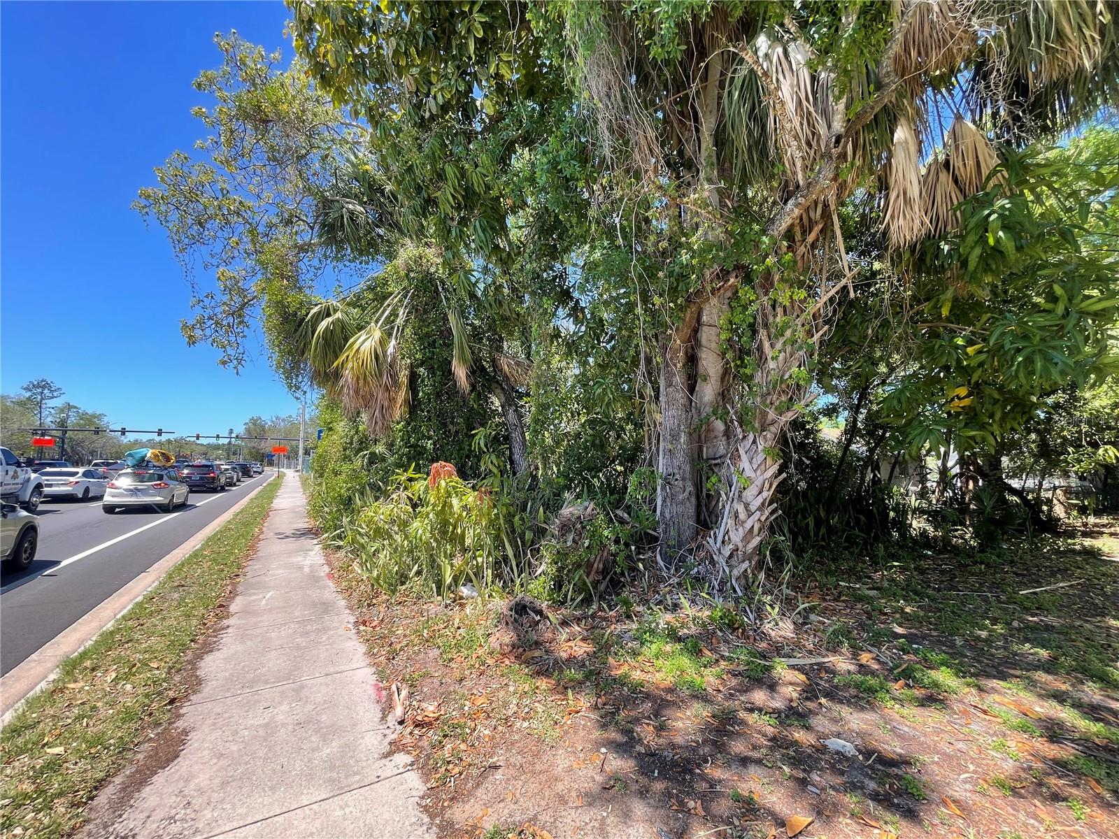 1519 MANATEE AVENUE E